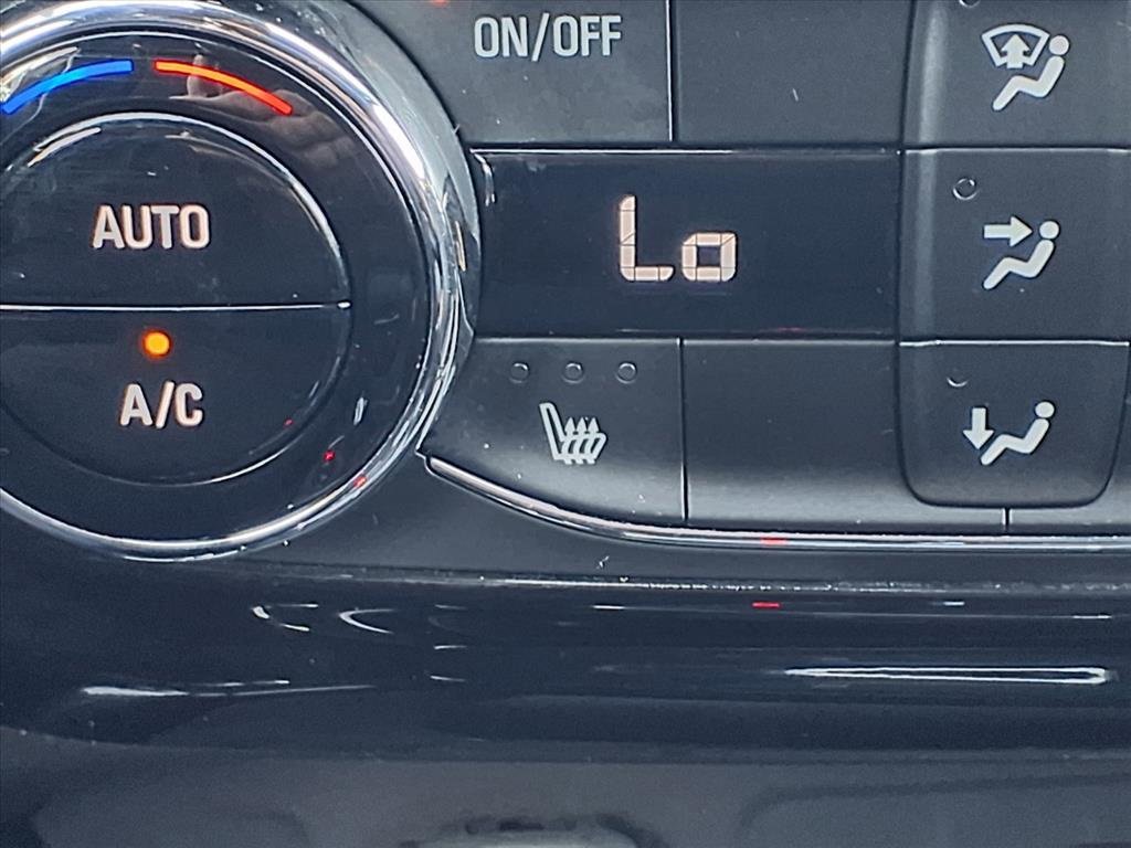 Used 2025 Chevrolet Trax RS w/ Driver Confidence Package image 17