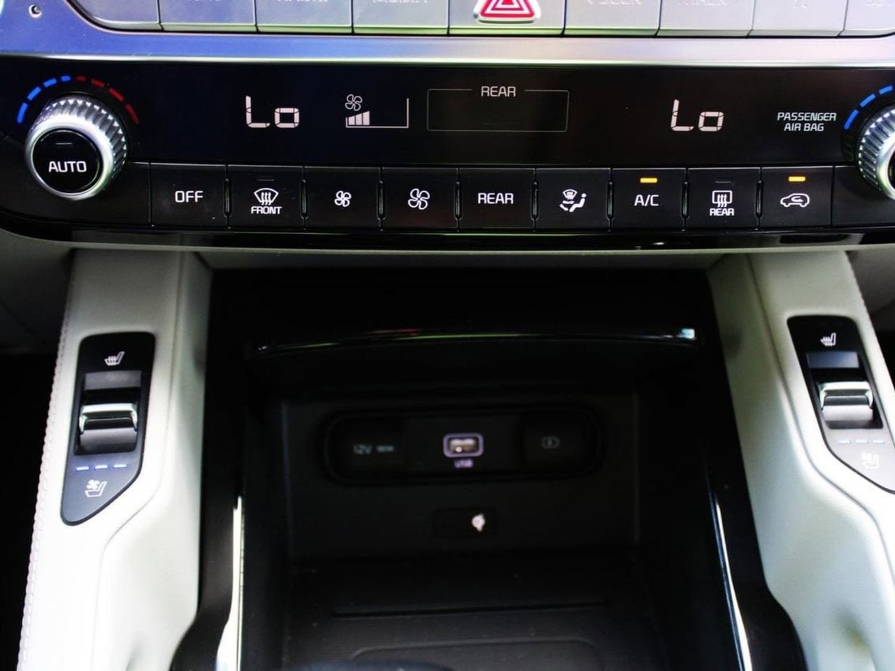 Used 2020 Kia Telluride SX w/ SX Prestige Package AWD/4WD image 24