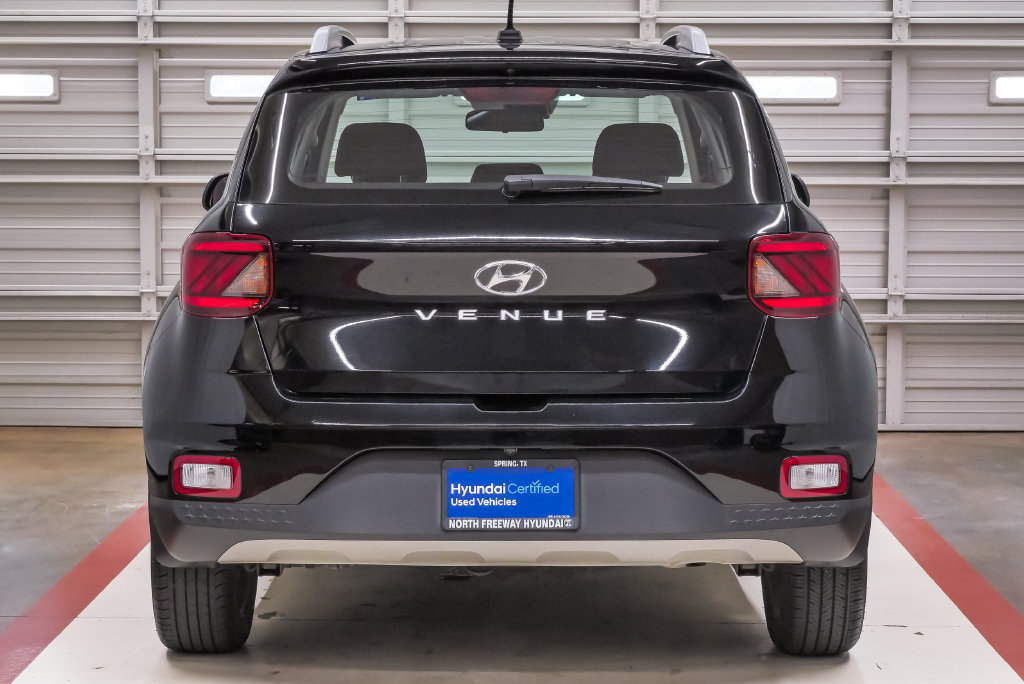 Certified 2024 Hyundai Venue SEL FWD image 7