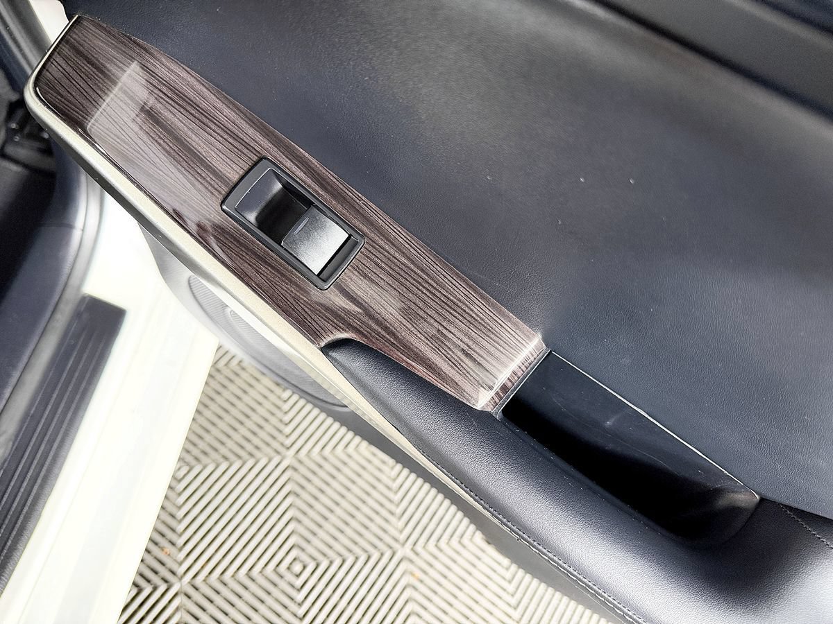Used 2014 Lexus IS 250 w/ Luxury Package w/Gray Wood RWD image 39