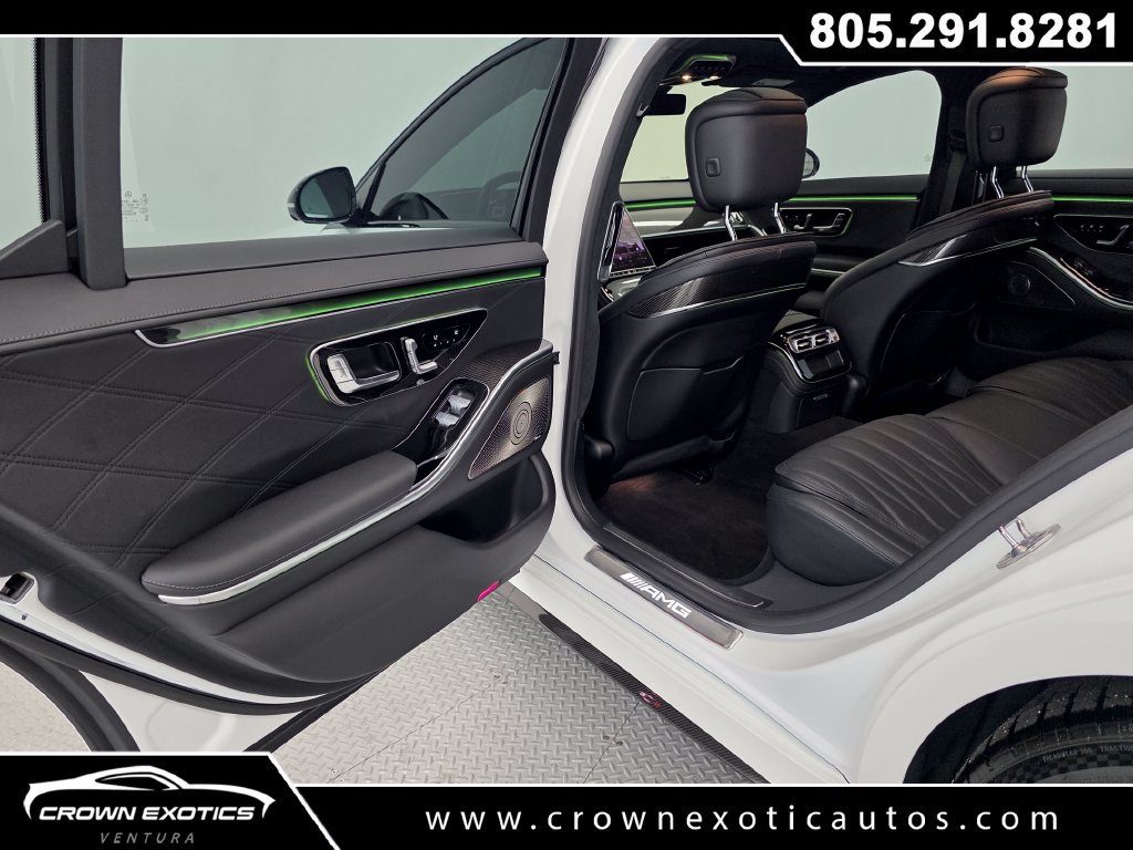 Used 2024 Mercedes-Benz S 63 AMG S w/ Carbon Fiber Exterior Package image 21