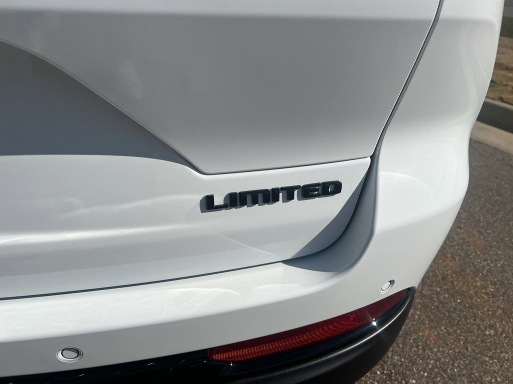 New 2025 Jeep Grand Cherokee Limited w/ Luxury Tech Group II AWD/4WD image 4