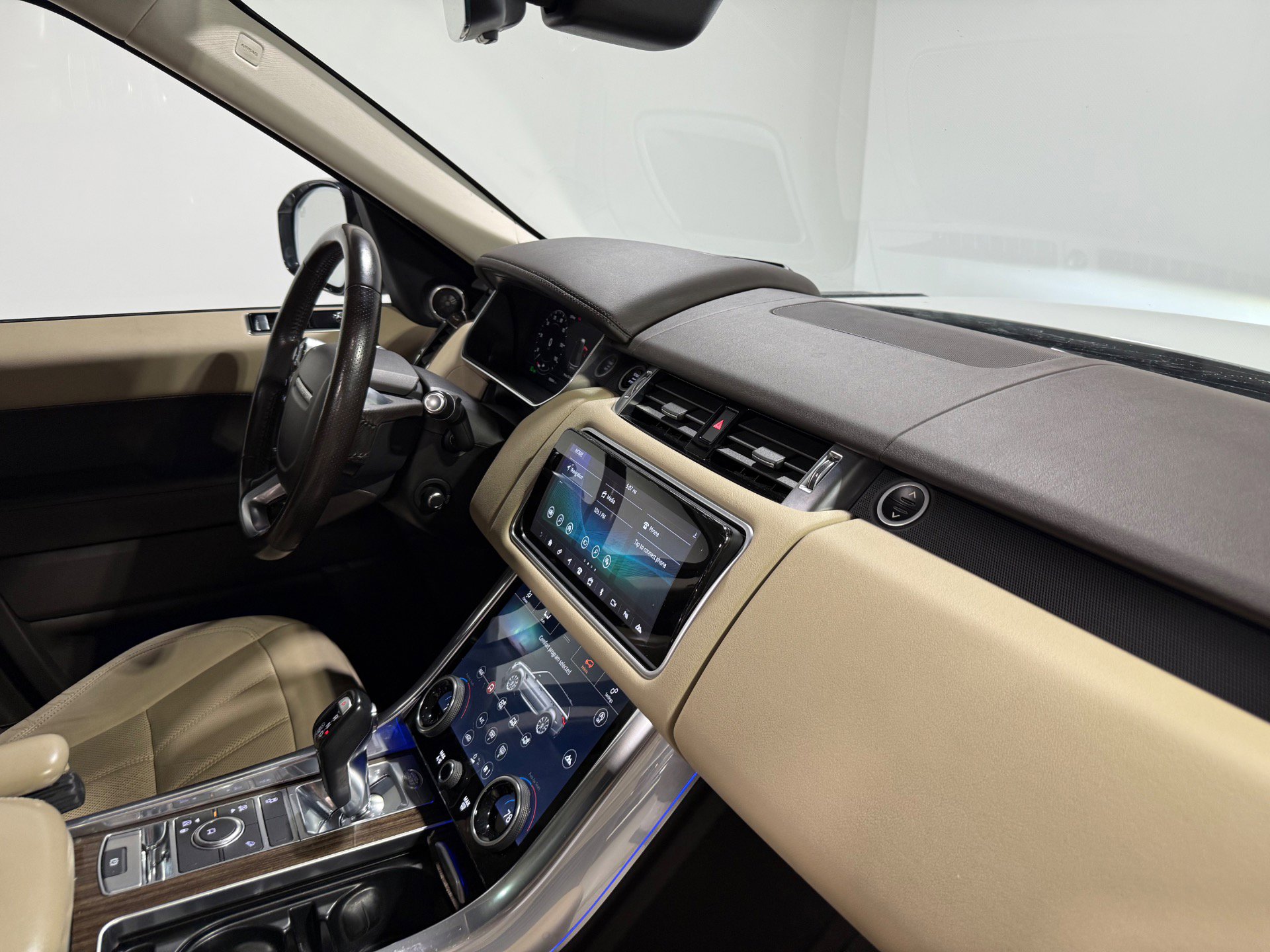Used 2018 Land Rover Range Rover Sport HSE AWD/4WD image 51