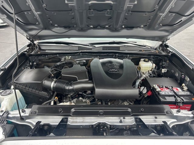 Used 2021 Toyota Tacoma TRD Off-Road w/ Technology Package image 13