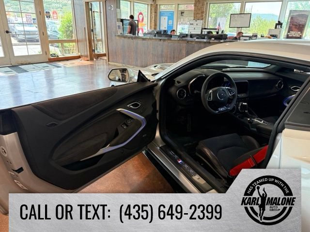 Used 2018 Chevrolet Camaro ZL1 RWD image 11
