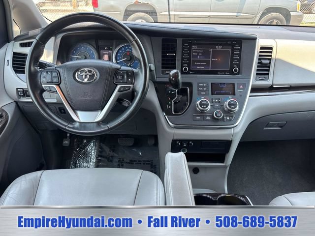 Used 2018 Toyota Sienna XLE w/ XLE Navigation Package AWD/4WD image 10