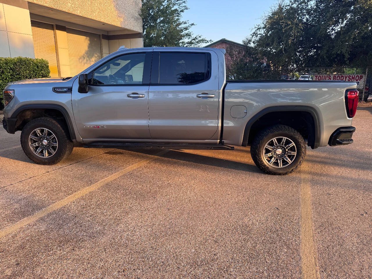 Used 2023 GMC Sierra 1500 AT4X AWD/4WD image 10