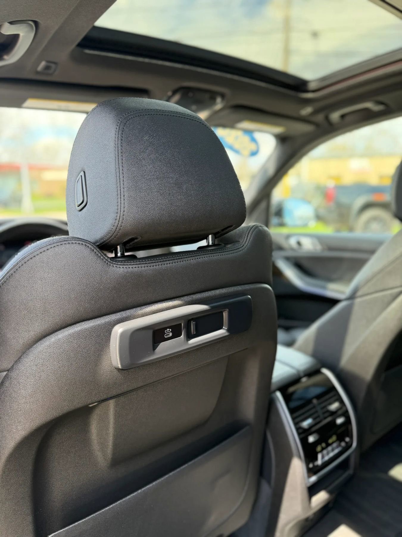 Used 2020 BMW X5 xDrive40i w/ Convenience Package AWD/4WD image 18