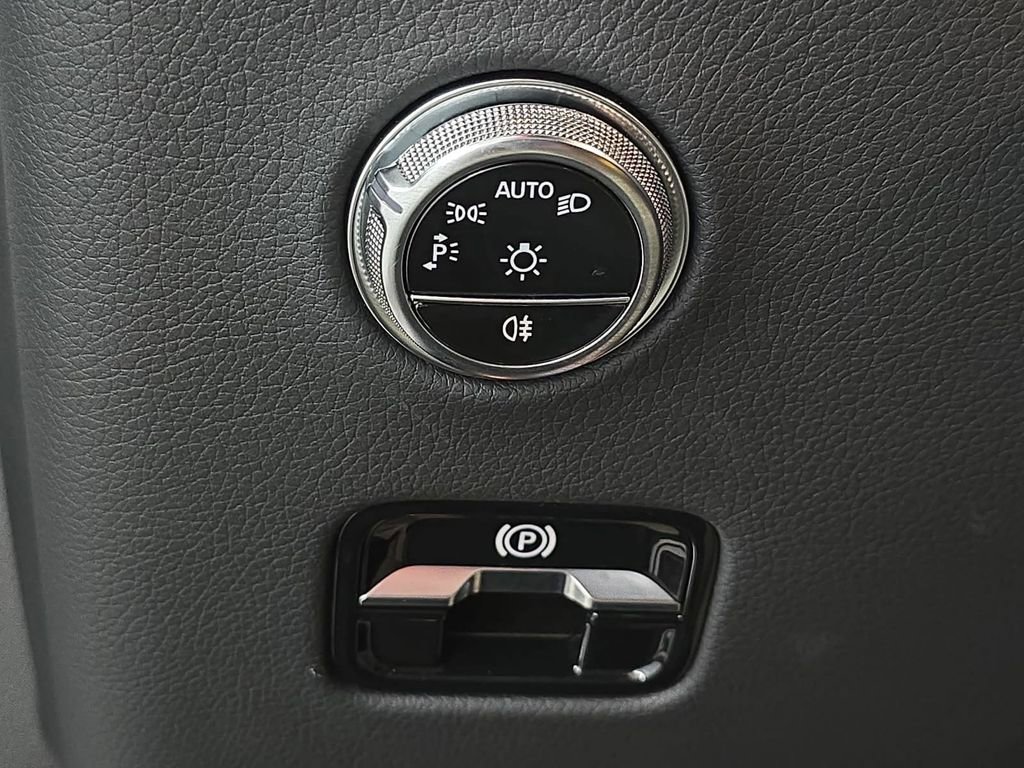 Used 2023 Mercedes-Benz GLC 300 image 20