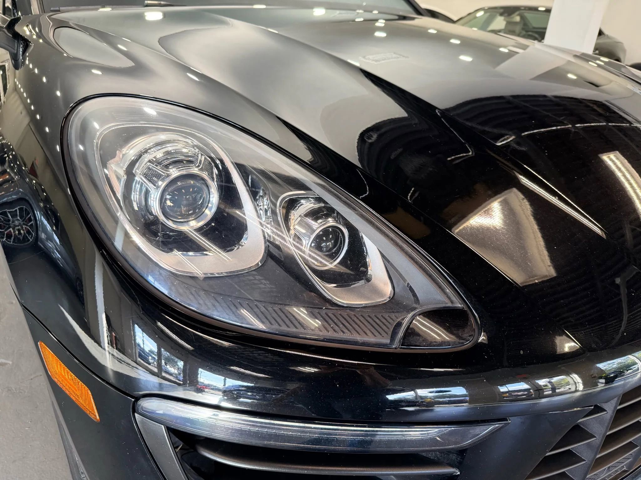 Used 2018 Porsche Macan Sport Edition image 10