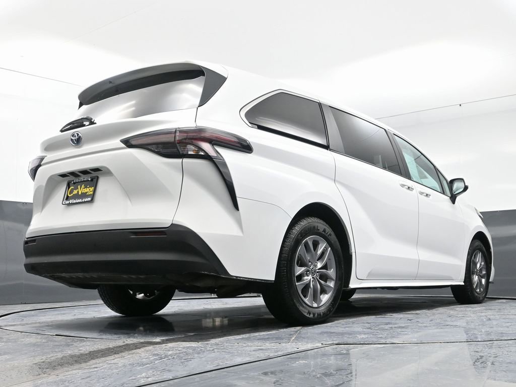 Used 2024 Toyota Sienna LE image 53