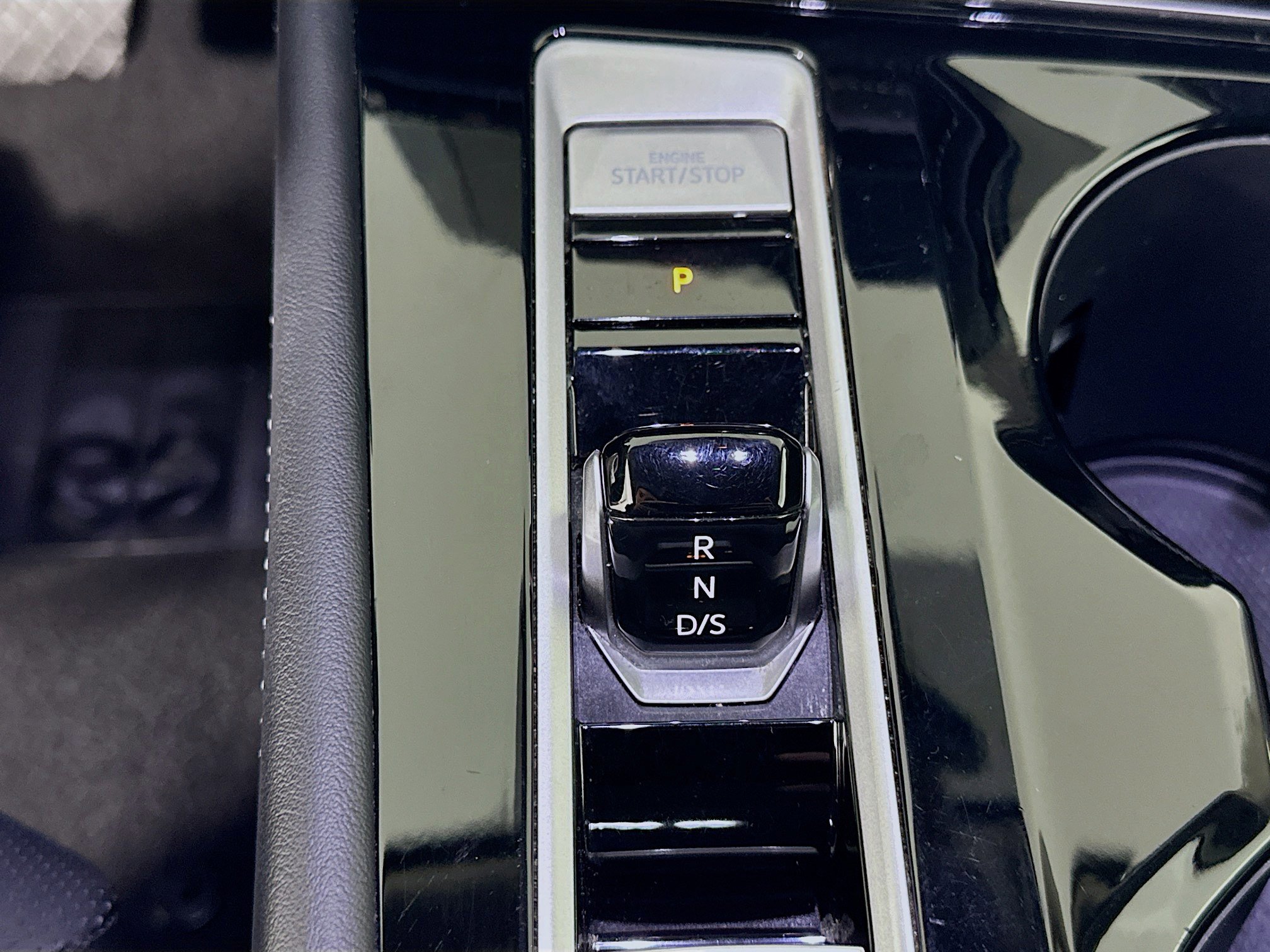 Used 2025 Volkswagen Atlas SE image 24