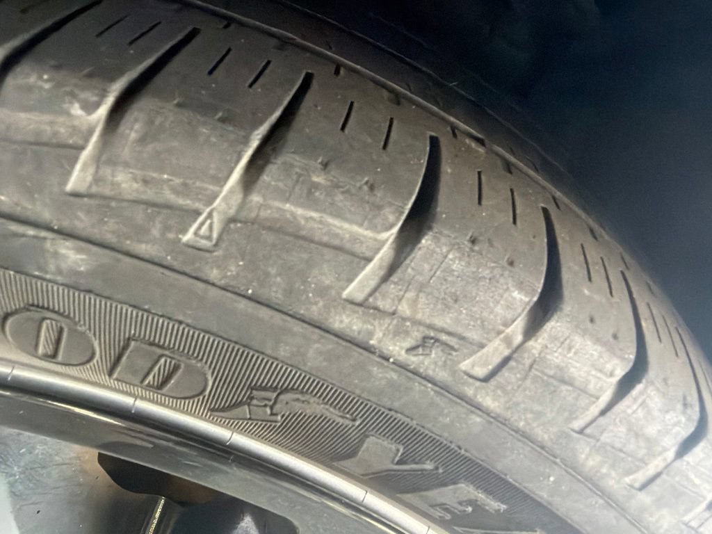 Used 2020 Ford Fusion SE FWD image 8