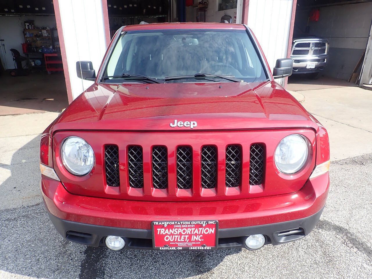 Used 2016 Jeep Patriot Sport w/ Power Value Group AWD/4WD image 3