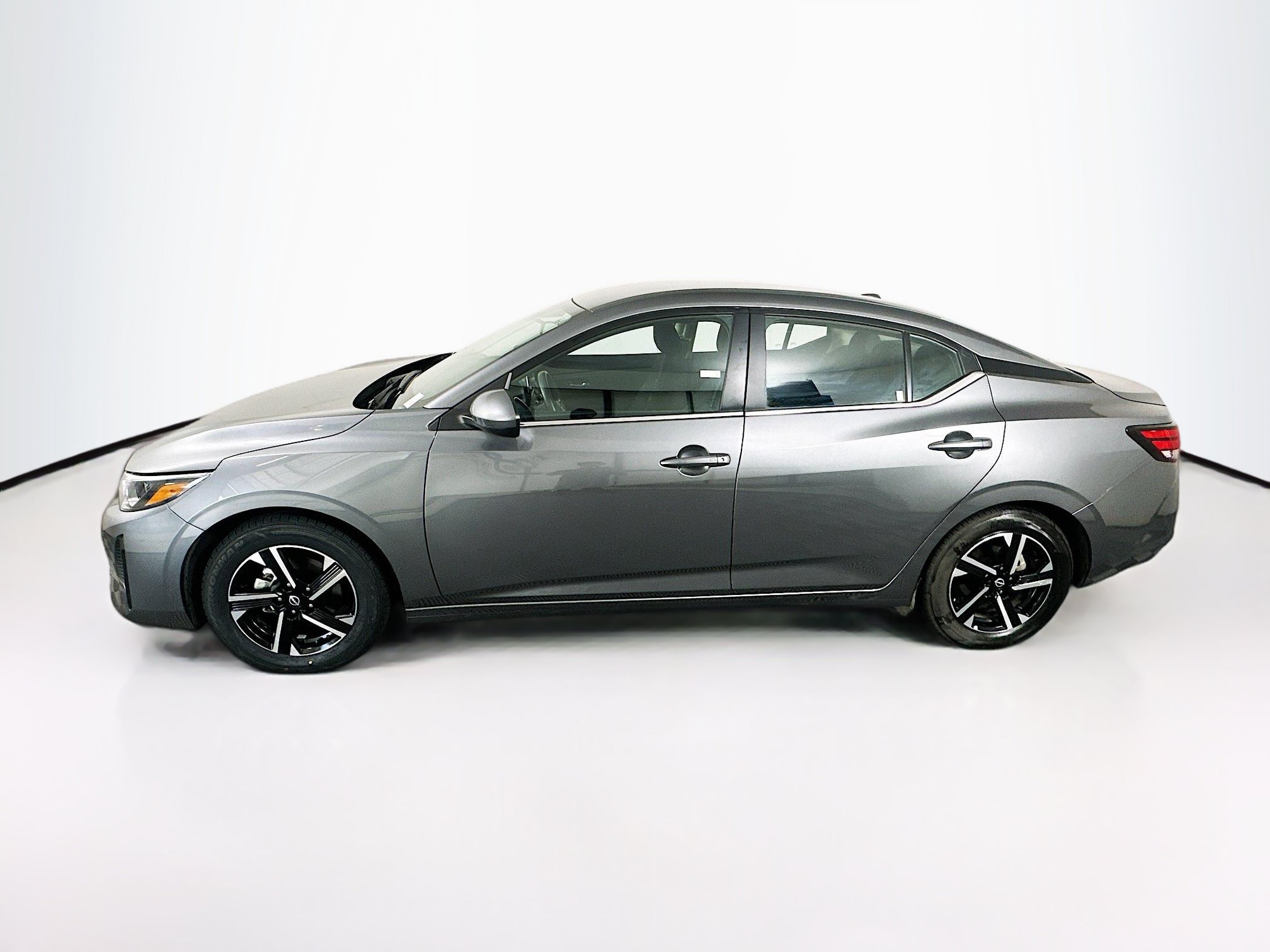 Used 2025 Nissan Sentra SV FWD image 4