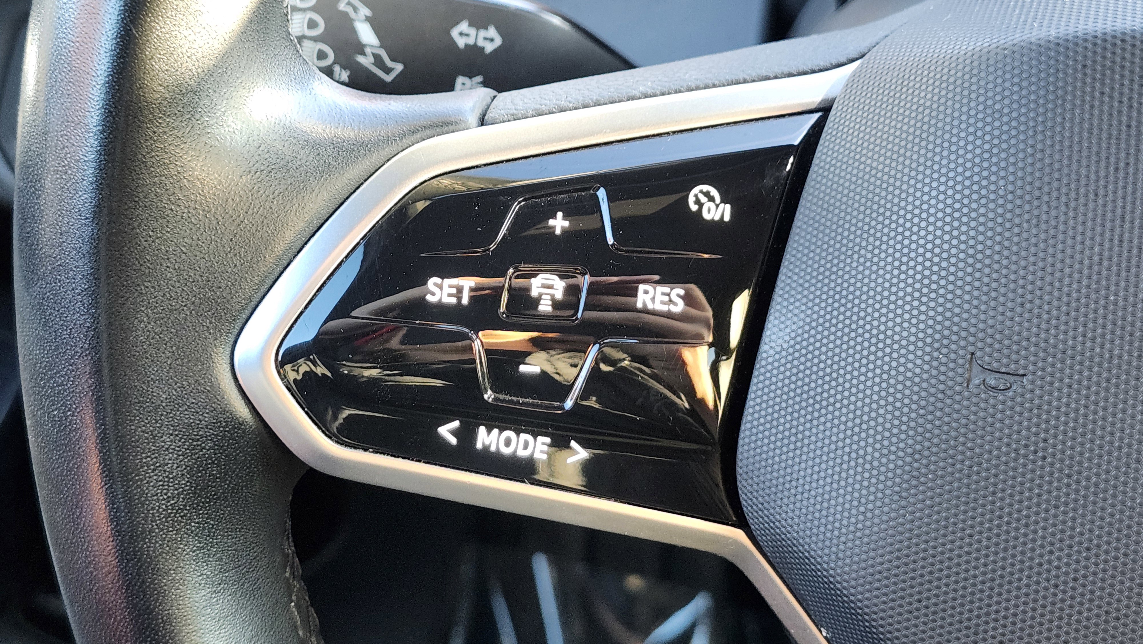 Used 2022 Volkswagen ID.4 Pro S image 32