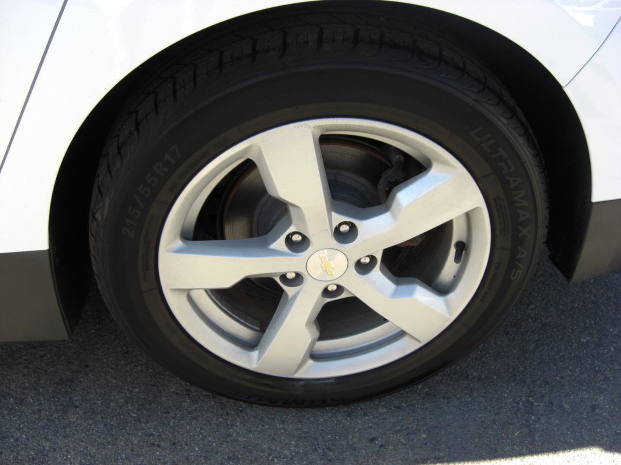 Used 2014 Chevrolet Volt Premium w/ Premium Trim Package image 4