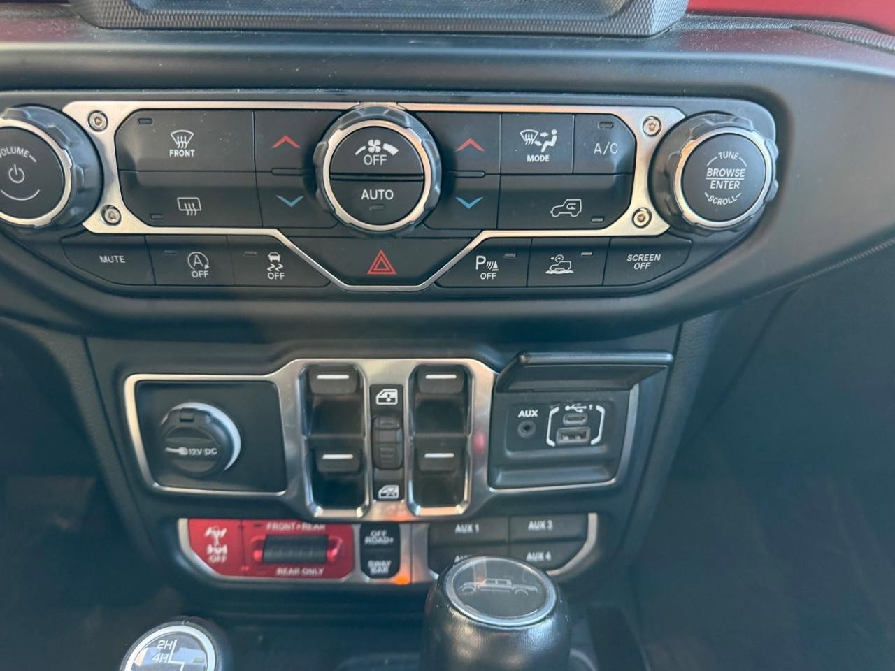 Used 2022 Jeep Gladiator Rubicon w/ Safety Group image 15