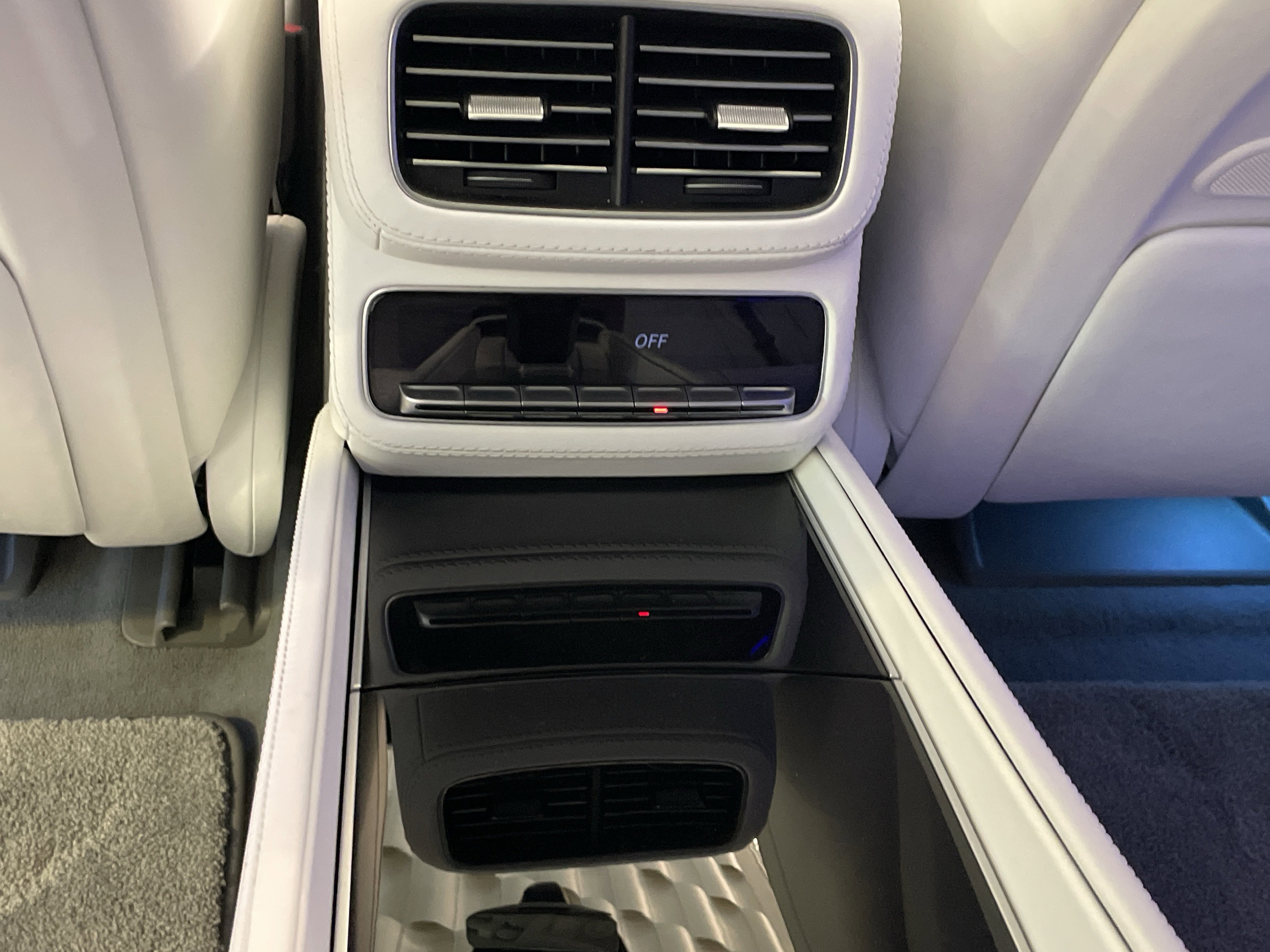Certified 2025 Mercedes-Benz Maybach GLS 600 4MATIC image 41