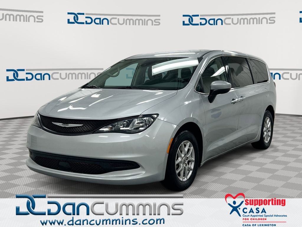 Used 2023 Chrysler Voyager LX image 1