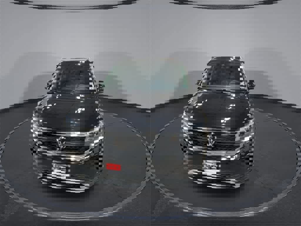 Used 2023 Volkswagen Taos SE w/ Panoramic Sunroof Package image 3