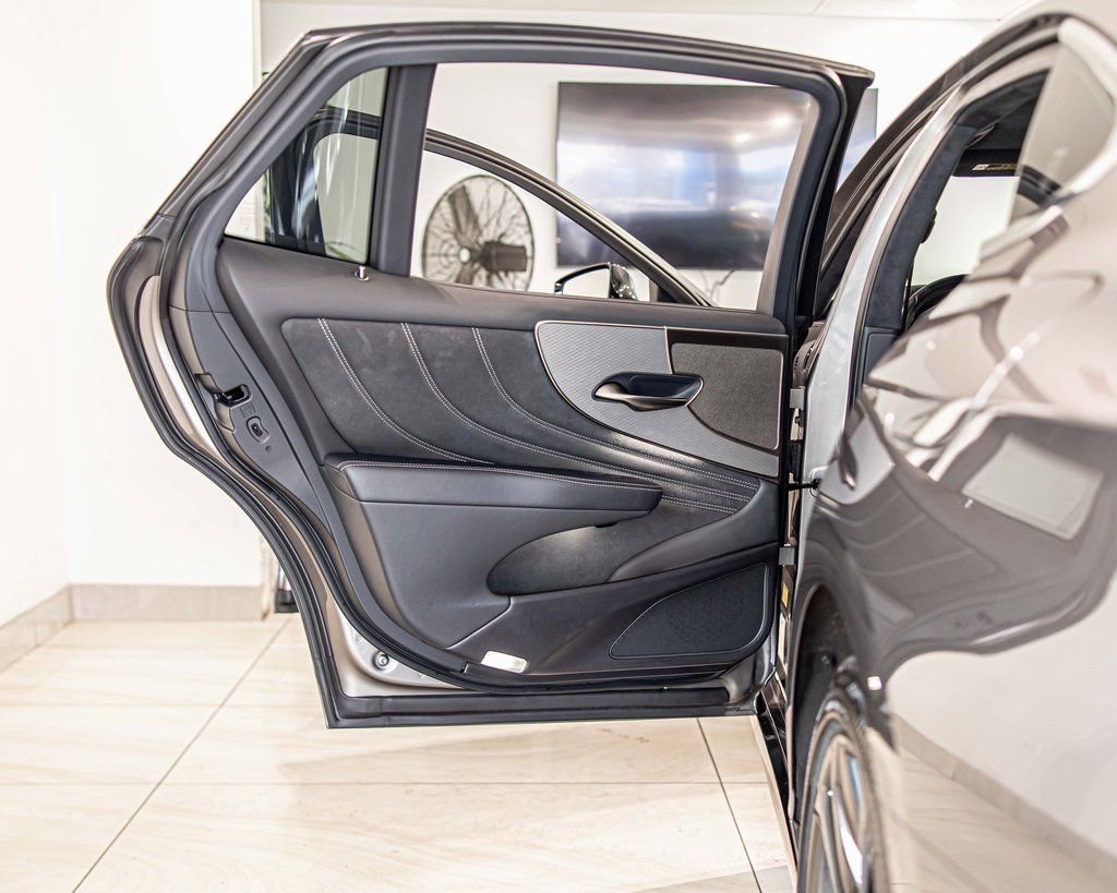 Used 2022 Lexus LS 500 F Sport w/ Accessory Package (Z1) image 36