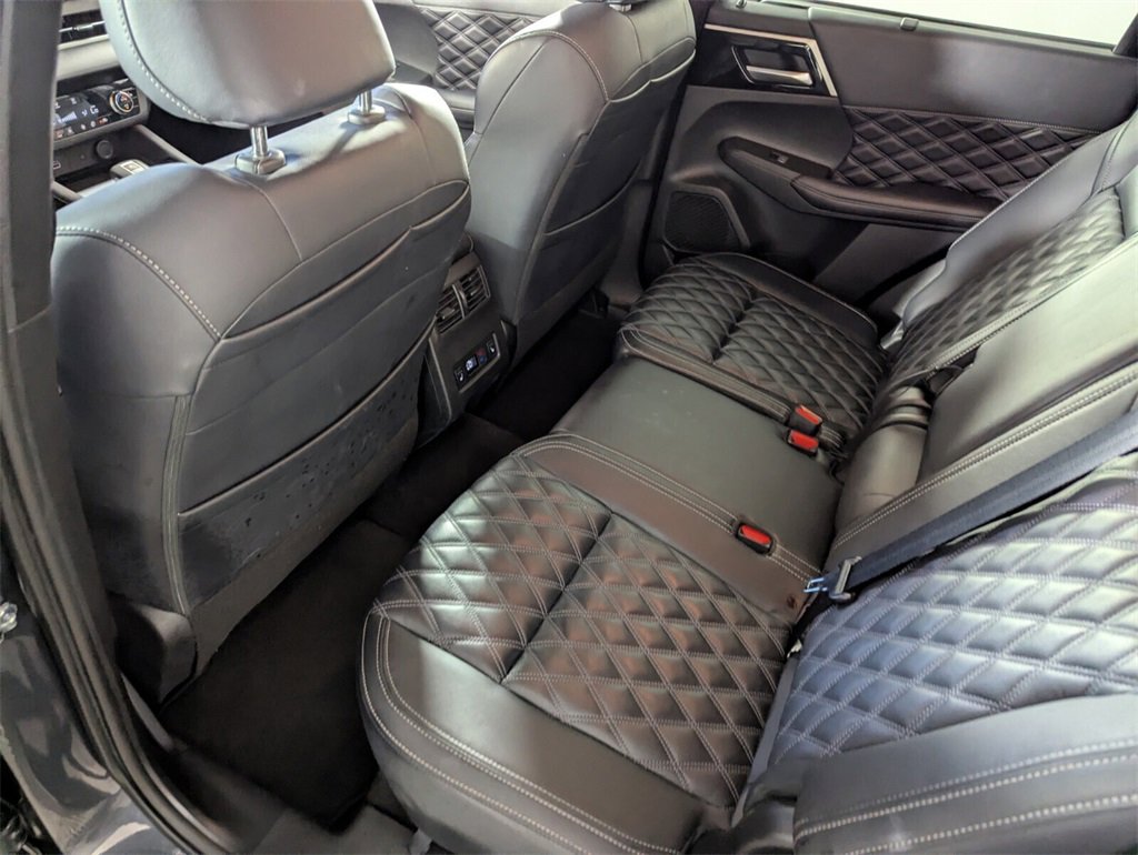Used 2024 Mitsubishi Outlander SEL image 15