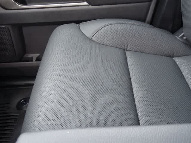 Used 2025 Toyota Tundra Limited AWD/4WD image 17