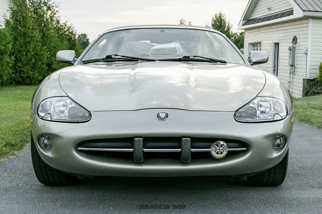 Used 1999 Jaguar XK8 Convertible image 21