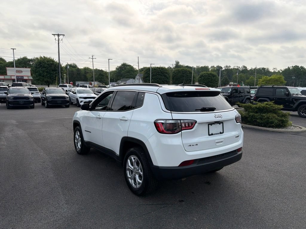 Used 2024 Jeep Compass Latitude AWD/4WD image 6