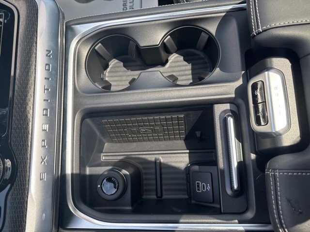 New 2025 Ford Expedition Max Platinum w/ Stealth Performance Package image 27