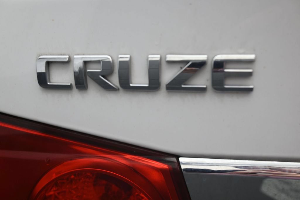 Used 2015 Chevrolet Cruze LT FWD image 23