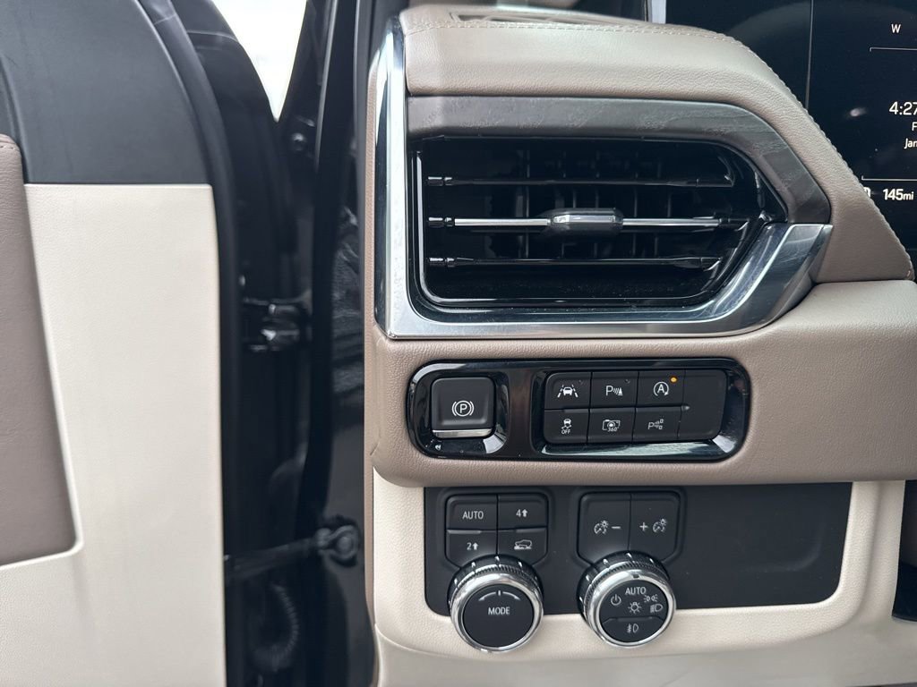 Used 2025 GMC Yukon Denali w/ Sun & Power Step Package image 12
