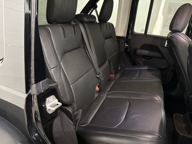 Used 2023 Jeep Wrangler Unlimited Rubicon 4xe w/ Cold Weather Group AWD/4WD image 19