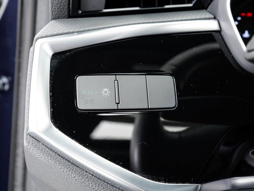 Used 2020 Audi Q3 2.0T Premium w/ Convenience Package image 10