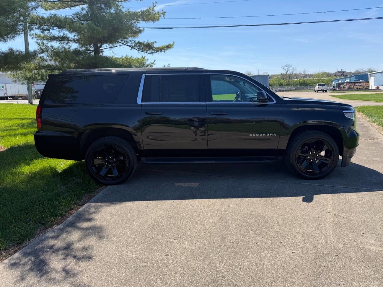 Used 2017 Chevrolet Suburban LS image 5