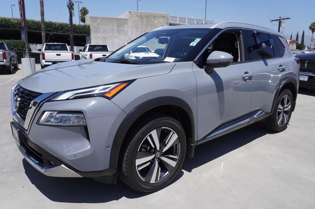 Used 2021 Nissan Rogue Platinum FWD image 4