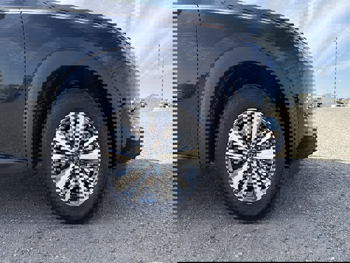New 2025 Nissan Pathfinder SL image 9