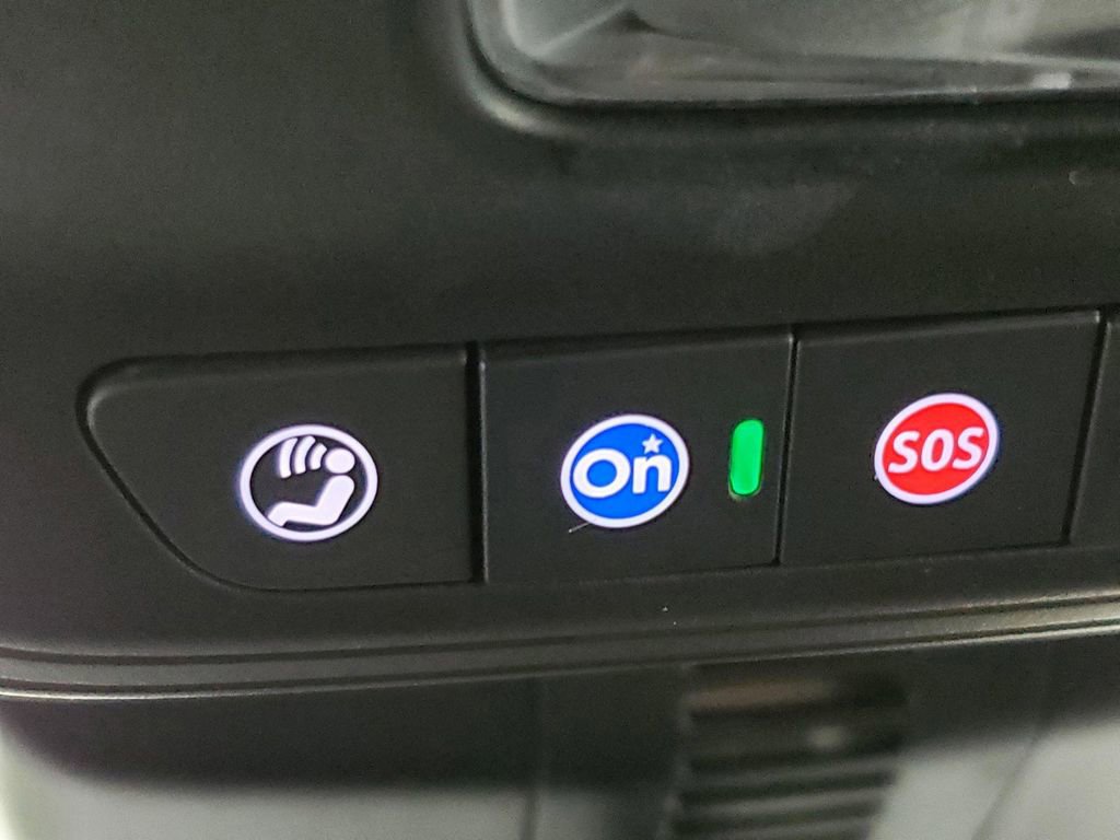 Used 2025 GMC Acadia Elevation image 16