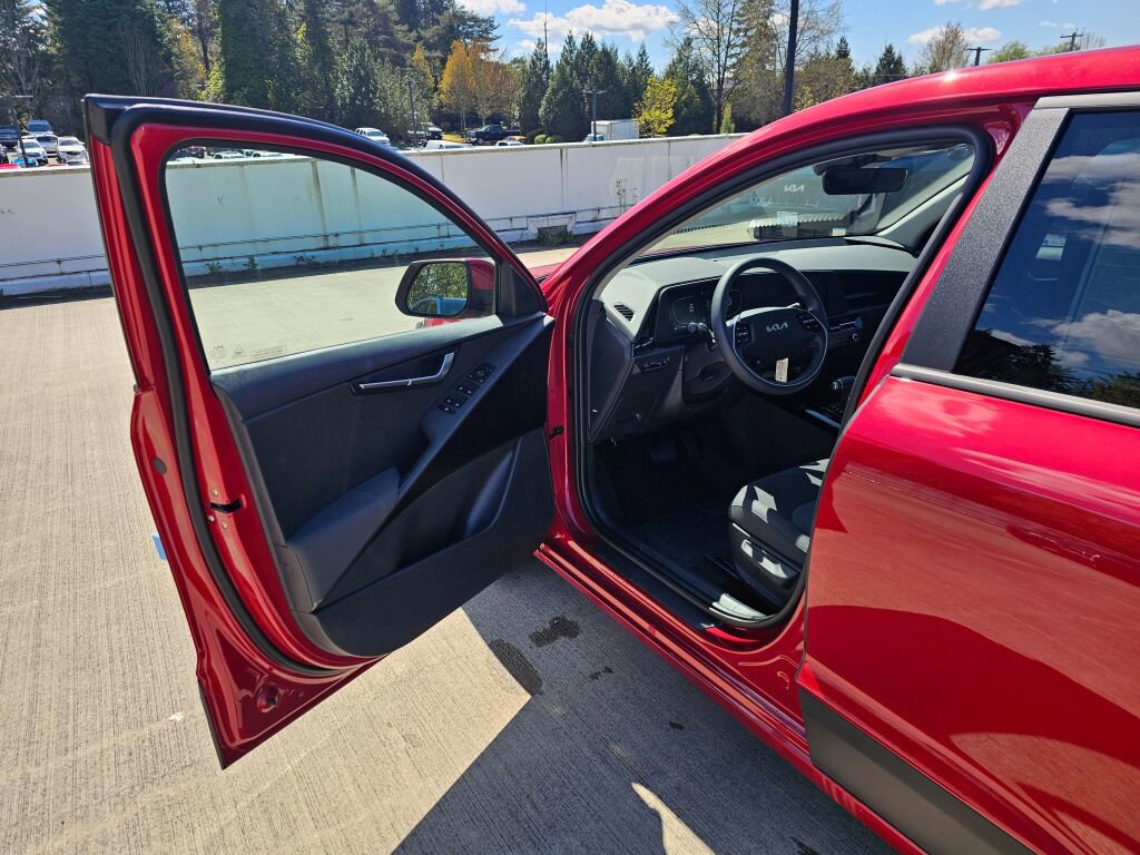 New 2026 Kia Niro LX FWD image 18