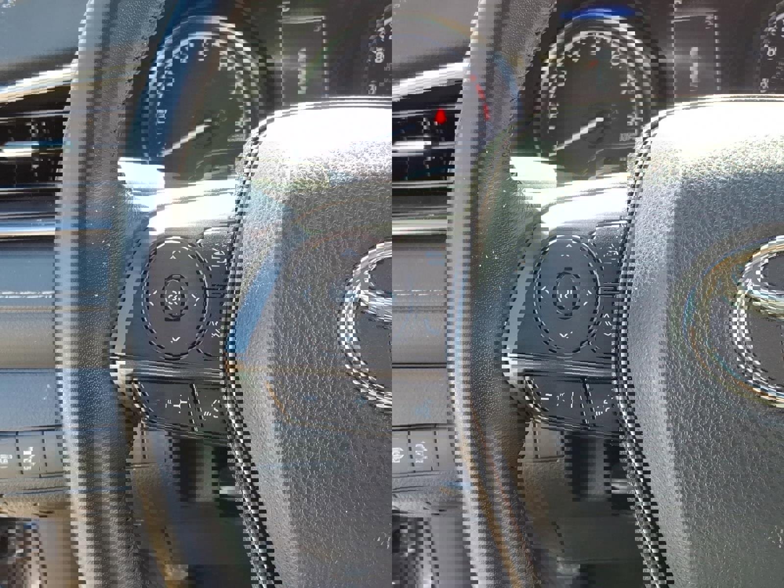 Used 2024 Toyota Camry SE image 15