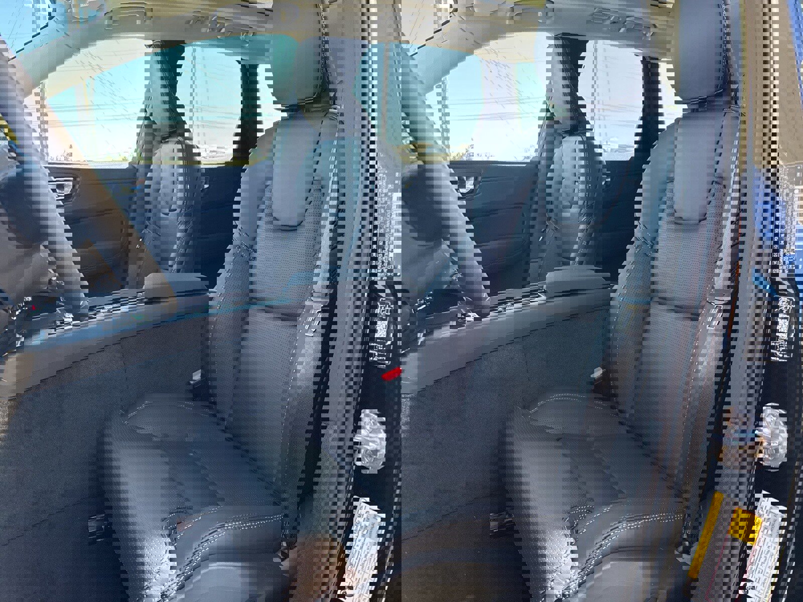 New 2026 Volvo XC60 B5 Ultra w/ Protection Package Premier image 9