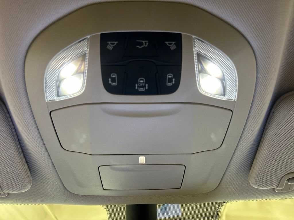 Used 2024 Chrysler Pacifica Touring-L FWD image 24