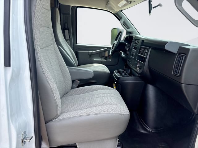 New 2026 Chevrolet Express 4500 w/ Power Convenience Package RWD image 22