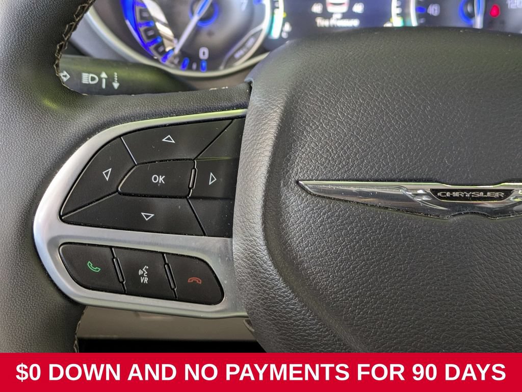 Used 2024 Chrysler Pacifica Touring-L FWD image 20