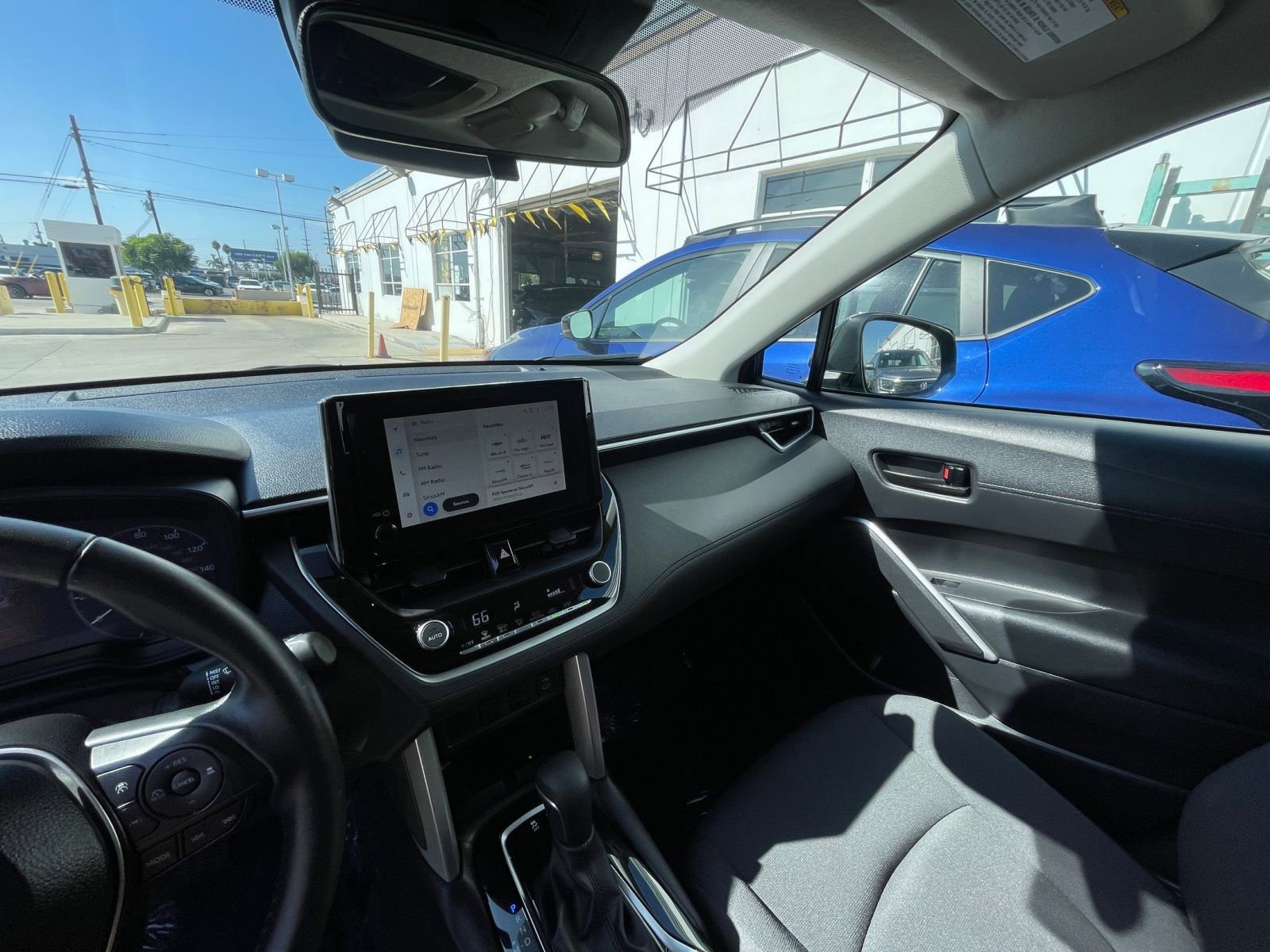 Used 2025 Toyota Corolla Cross LE image 35