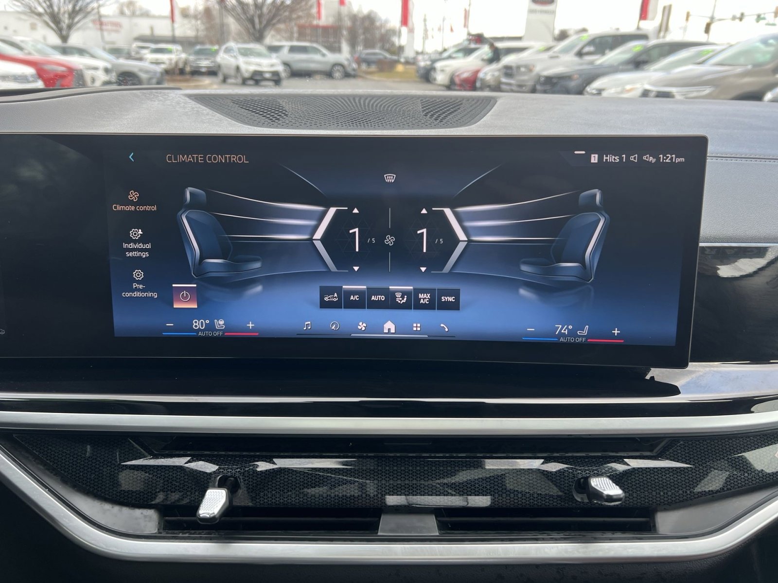 Used 2024 BMW X7 xDrive40i w/ Executive Package image 21