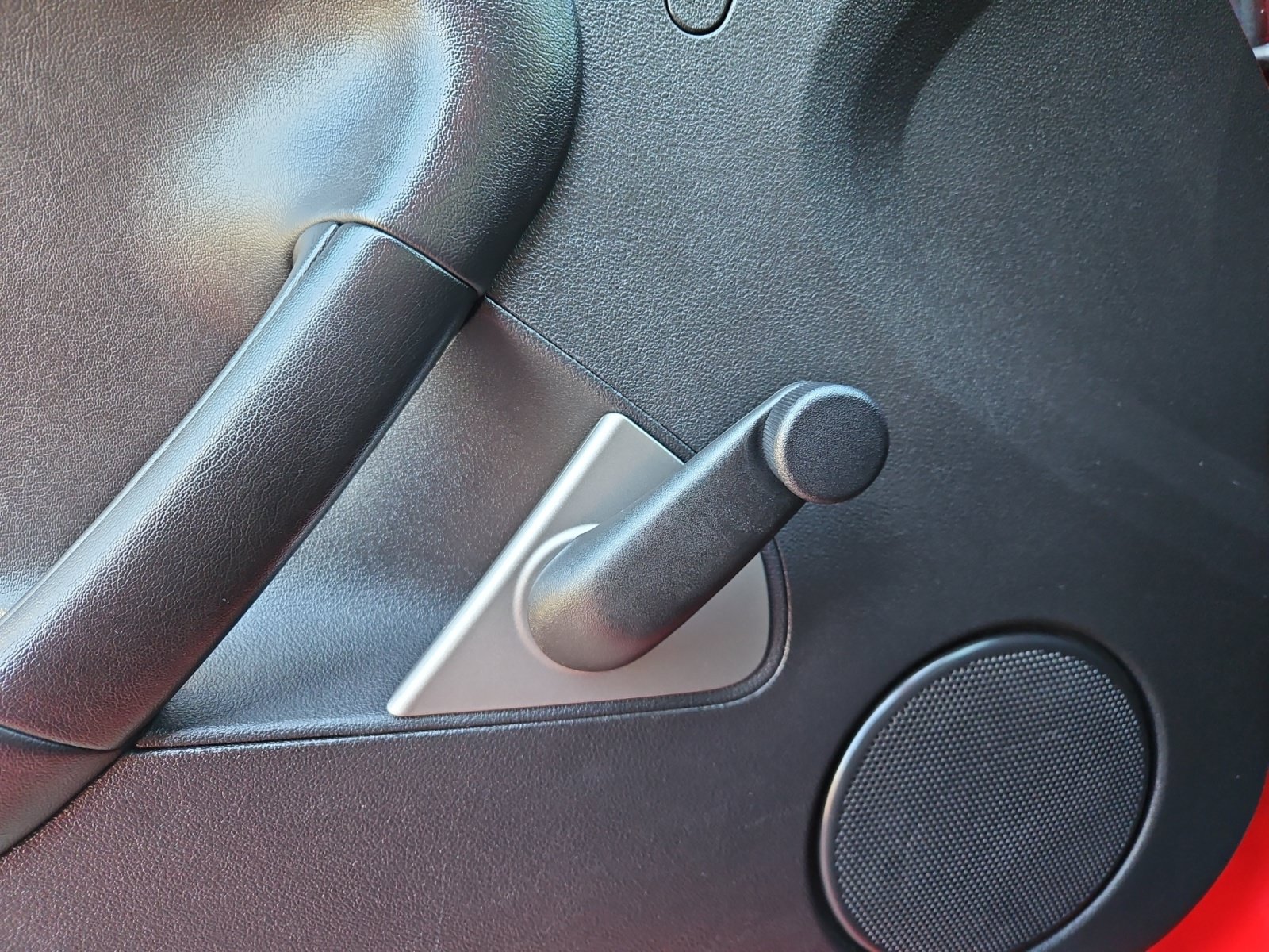 Used 2007 Pontiac Solstice Convertible RWD image 19