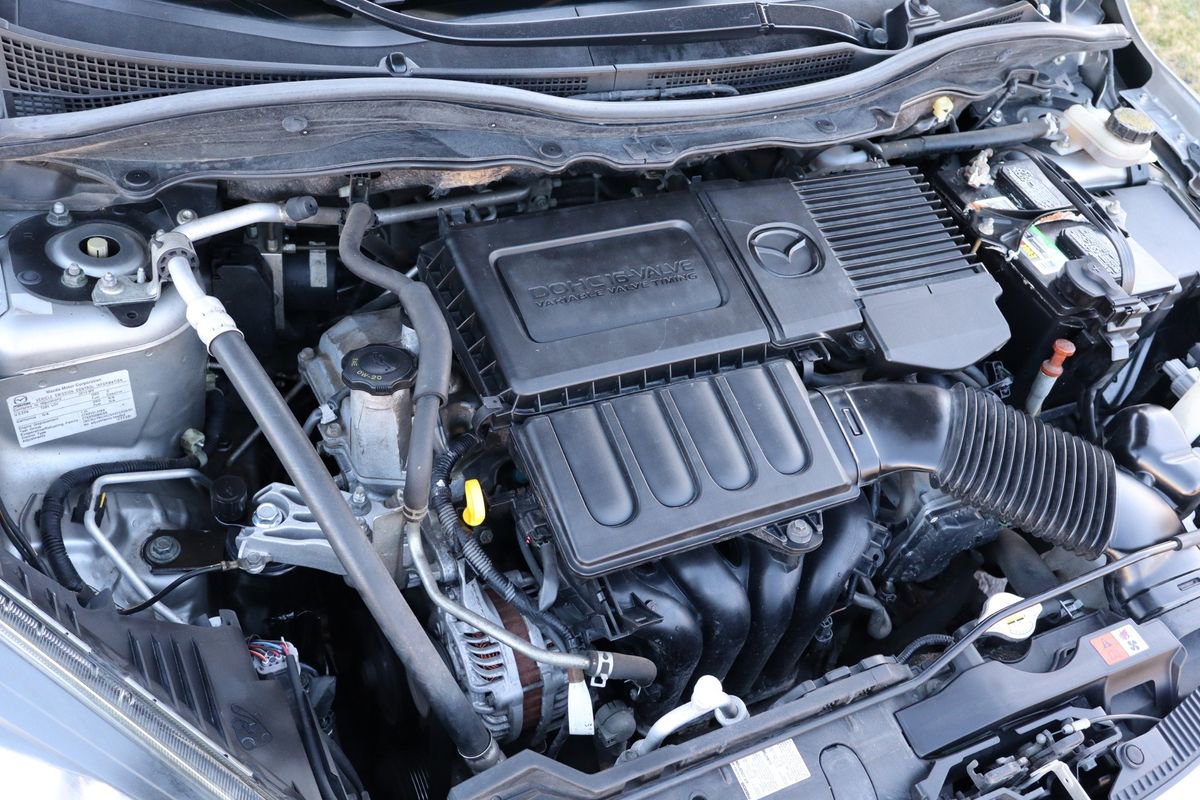 Used 2012 MAZDA MAZDA2 Touring image 38