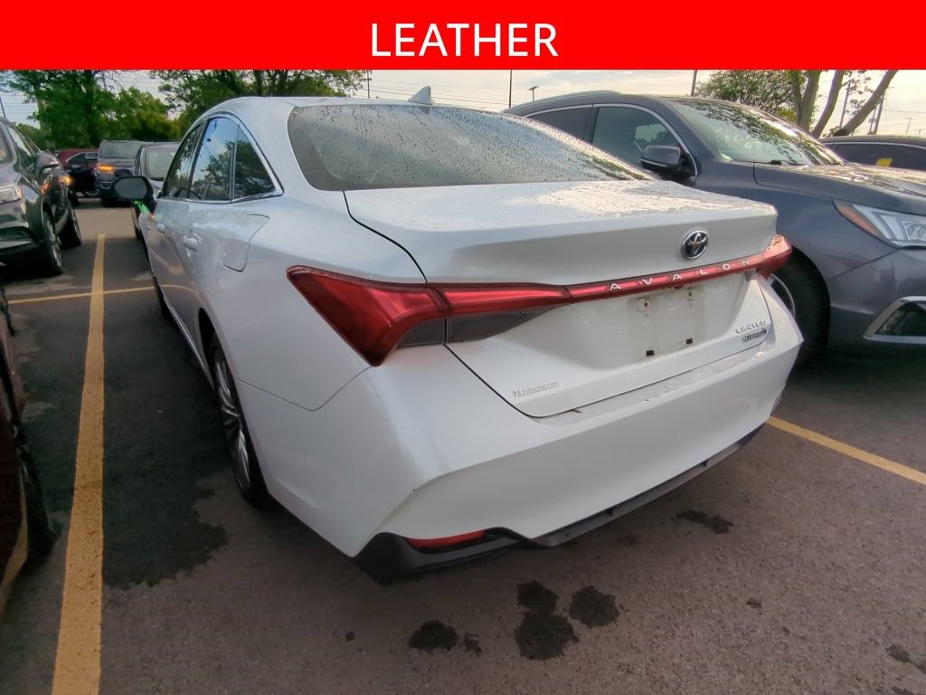 Used 2019 Toyota Avalon Limited FWD image 4
